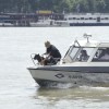 Tetemkereső kutyák is segítenek a dunai hajóbaleset áldozatainak felderítésében