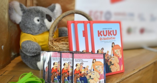 Látássérült gyerekeknek szóló hangoskönyet mutattak be