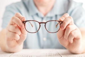 Szemüveges leszek! – 3 tipp, hogy biztosan megtaláld az igazit (x)